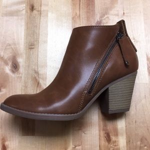 DV Women’s Ankle Boots Size 7.5